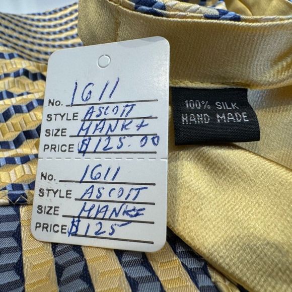 Silk Ascot with Matching handkerchief in Yellow / Blue geometric pattern. - Picture 2 of 3